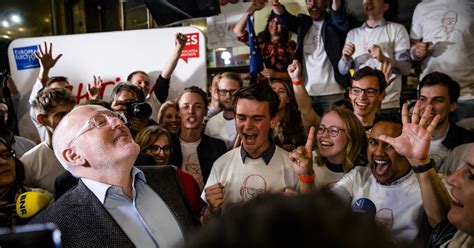 Pvda Grootste Partij In Helft Van De Gemeenten Pvv En Sp Met Lege