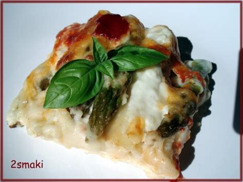 Cannelloni z zielonymi szparagami szynką parmeńską i pomidorami