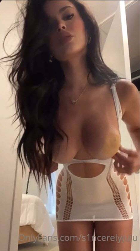 Sincerelyjuju Showing Nude Tits Nipples