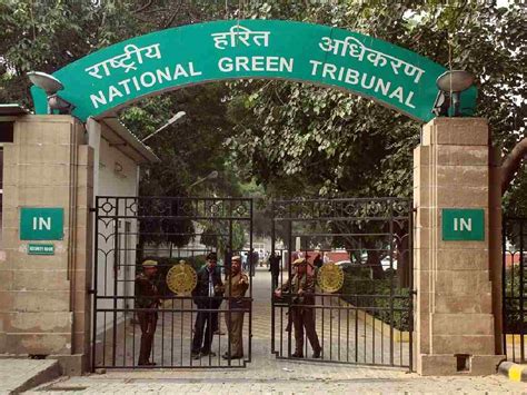 NGT Issues Notice To Delhi Police Chief Traffic Commissioner Over Air