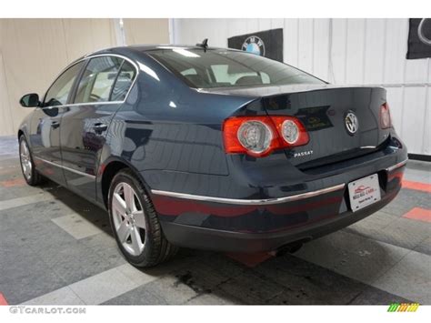 Blue Graphite Volkswagen Passat Komfort Sedan Photo