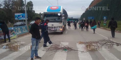 Pobladores De Arbieto Bloquean La V A Al Valle Alto En Cochabamba