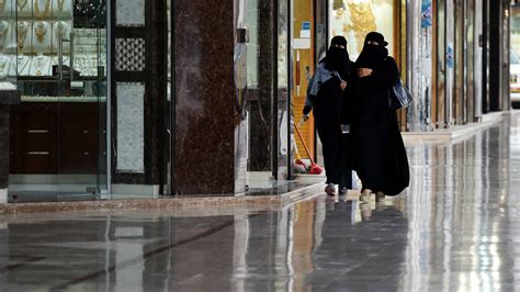 Saudi Arabia arrests woman for sympathising with feminist activists