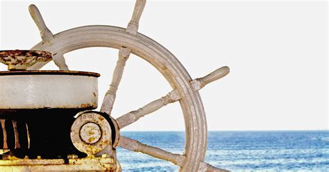 understanding ship magnetic compasses   role  navigation