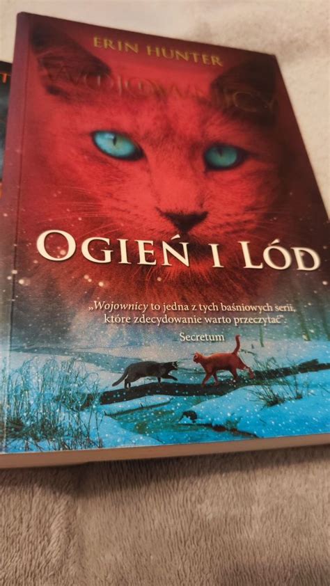 Erin Hunter wojownicy cz 1 2 3 tom 1 3 ucieczka w dzicz ogień i lód