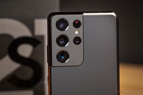 Какой смартфон лучше: Realme GT3 или Samsung Galaxy S21 Ultra 5G?