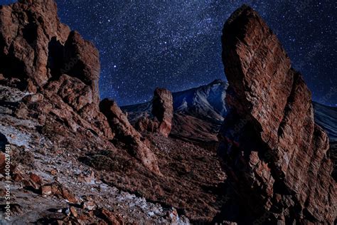 Stockfoto Milky Way Starry Sky Over Roque Cinchado Roques De Garc A