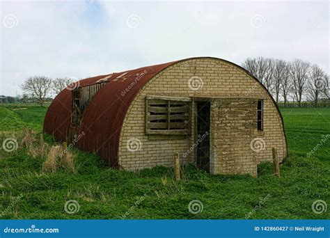 Vie Alternative Vieille Hutte De Nissen Abandonn E Image Stock Image