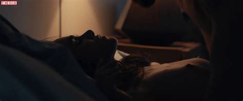 Naked Alicia Sanz In En Brazos De Un Asesino