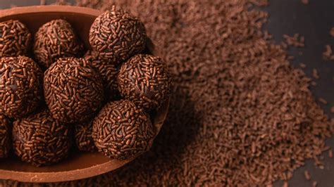 Aprenda a fazer brigadeiro caseiro e arrase nas sobremesas CenárioMT