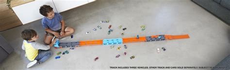Mega Transportator Masini Si Pista In Hot Wheels Bnb
