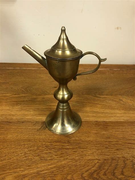 Маленький латунный чайник