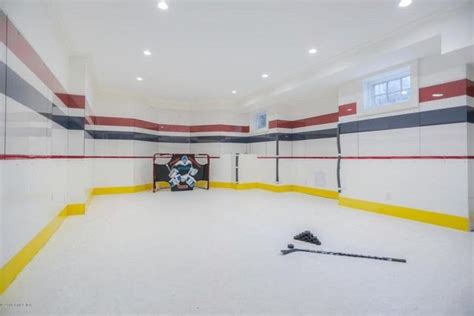 6 Homes With Hockey Rinks, Zamboni Not Included