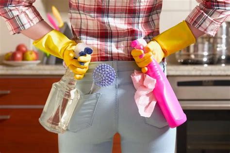 An Hour Naked Cleaner Reveals What Really Happens In Her Job