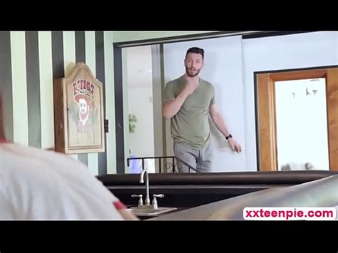 De Gran Culo Scarlett Mae Follada Por Su Novio XVIDEOS