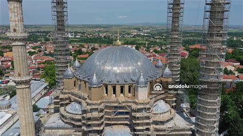 Restorasyondaki Selimiye Camisi nin ana kubbe aleminin montajı