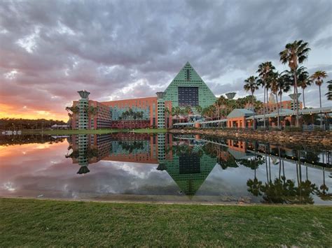 Swan Vs Dolphin Which Disney Resort Should You Choose Wdw Magazine