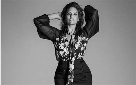 Modelo Plus Size Ashley Graham Eleita Uma Das Pessoas Mais