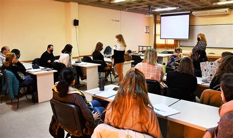 Docentes De Exactas Participan De Un Curso De Posgrado Para “repensar