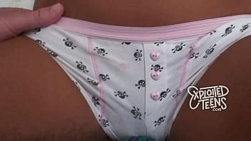 Sexy de 19 años es follada y corrida en este porno amateur XNXX