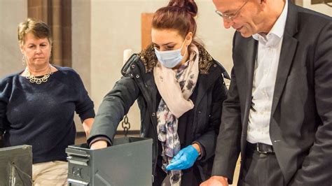 Frankfurt Zeitkapsel in Kirche gefunden Geheimnis um Kiste gelüftet