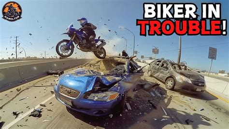 25 CRAZY EPIC Insane Motorcycle Crashes Moments Of The Week Cops Vs