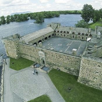 Fort Chambly - Chambly | Quebec - 1000 Towns of Canada