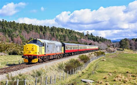 37674 Croftnahaven Class 37 In Railfreight Grey Livery W Flickr