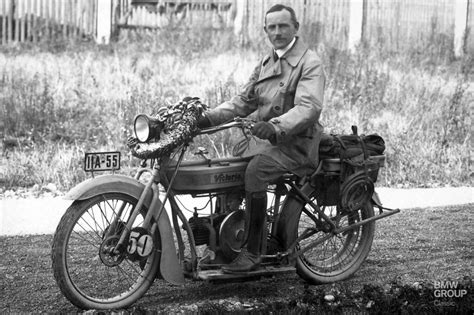 BMW R nineT สดยอด Naked Roadster แหงยค ผสมผสานเทคโนโลย และความคลาสสคไดอยางลงตว จะ