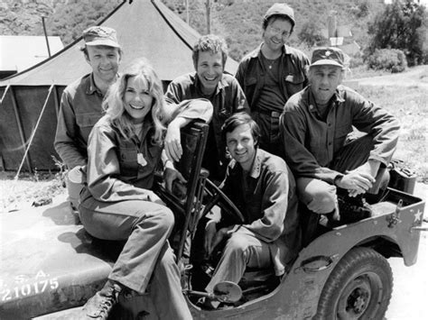 Mash 4077 Surgeons Major Frank Burns Back Left Captain John Trapper