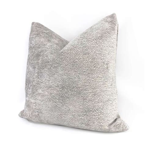 Preen Platinum Gray Minimalist Swirl Chenille Pillow Cover – Aloriam