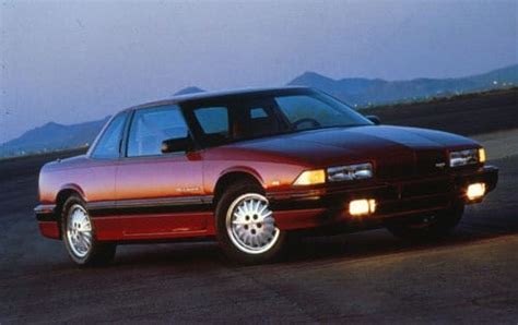 Used 1991 Buick Skylark Coupe Review | Edmunds