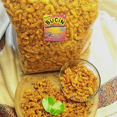 Jual MAKARONI BUCIN Bantet Pedas Kemasan Daun Jeruk 500 Gr Snack