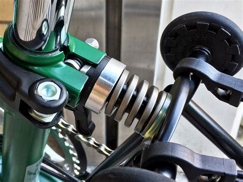 ブロンプトンのサスペンションを交換したら乗り心地はもっと良くなる？試してみた - MINI VELO 道（ミニベロロード）