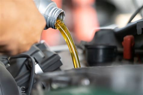 4 Best Signs You Need an Oil Change - Aloha Auto Repair