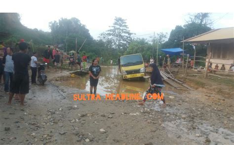 Jalur Trans Sulawesi Rusak Warga Sampara Buat Jembatan Alternatif