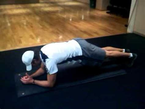 Core Exercise Alternating Knee Tucks In Plank Youtube