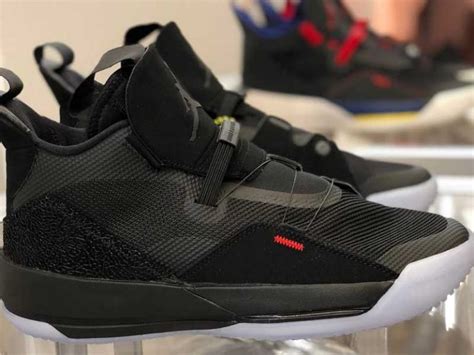 AIR JORDAN 33 DÉCOLLAGE IMMINENT POUR LA PREMIÈRE JORDAN SANS LACETS