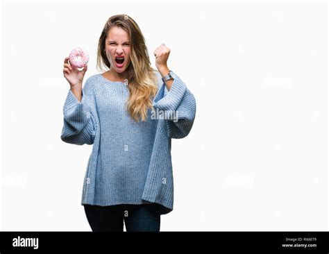 Beautiful blonde girl scream Banque d images détourées Page 2 Alamy