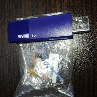 USB メモリー 8GB スライド式 D33B29 キャップレス 寿司プラおまけの通販｜ラクマ