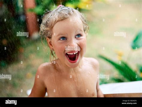 Little Girl Hi Res Stock Photography And Images Alamy