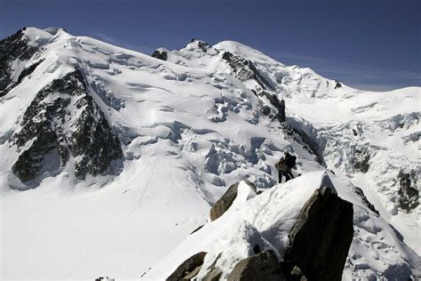 Evacuati Alpinisti Bloccati Sul Versante Francese Del Monte Bianco