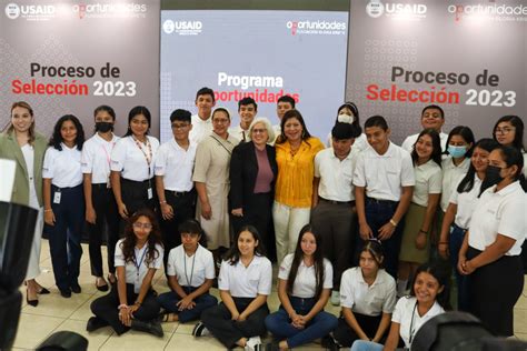 Fundación Gloria Kriete otorgará becas educativas a más de 360 jóvenes