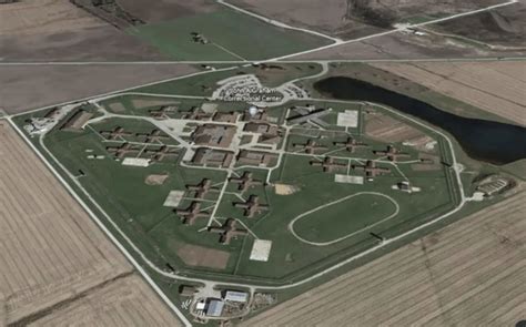 18 correctional officers at Illinois prison hospitalized after exposure ...