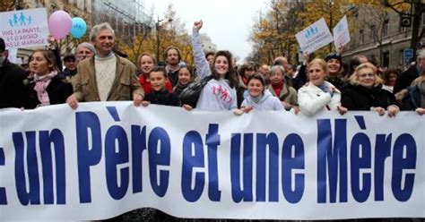 Plus de 100 000 personnes dans la rue contre le mariage gay en France Libération
