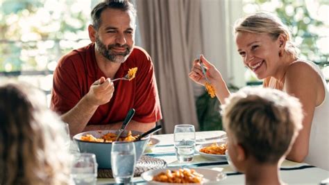 Les Repas En Famille Contiennent Cinq Excellents Fruits