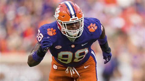 Breaking Down Clemson Tigers EDGE Rusher Myles Murphy S College