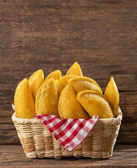 Plato De Empanadas Fritas Con Relleno De Carne Comida T Pica Colombiana