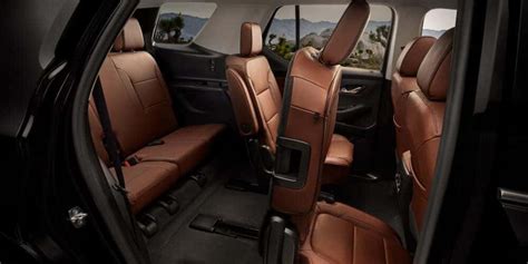 2021 Chevrolet Traverse Interior | Dimensions | Cargo Space | Cox ...