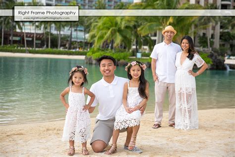 Oahu Family Portraits near Ilikai Hotel Waikiki Beach by RIGHT FRAME ...